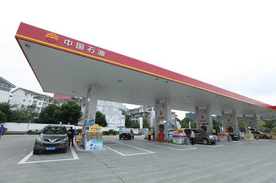 強(qiáng)強(qiáng)聯(lián)手一周年，昆侖潤滑油雙品牌戰(zhàn)略賦能潤滑油零售新格局